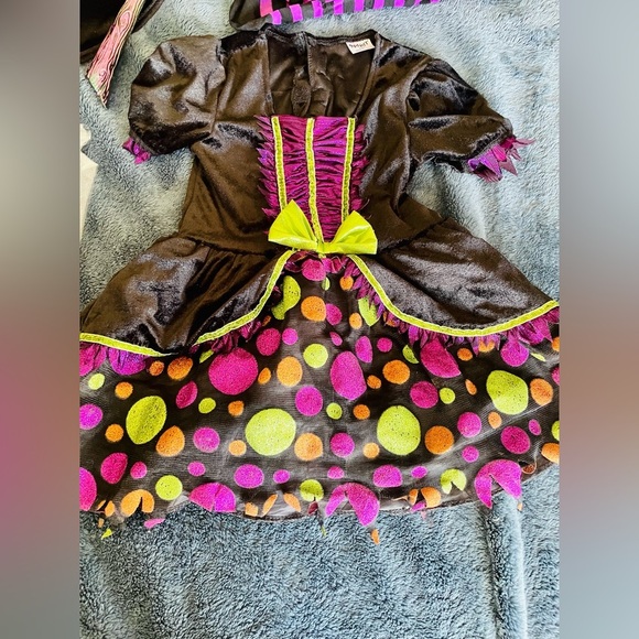 Four piece witch Halloween costume girls size 5/6T - Picture 6 of 7